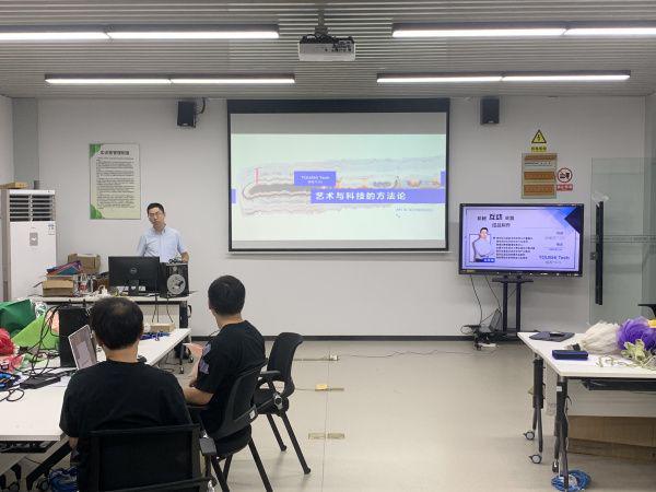 南京投石首個(gè)大學(xué)機(jī)械互動(dòng)裝置課程在南京信息職業(yè)技術(shù)學(xué)院開營